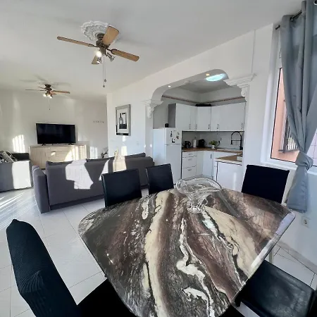 Ross Vila Costa Adeje (Tenerife)