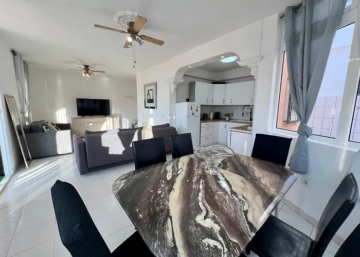 Ross וילה אדחה